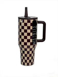40oz checkered insulated cup, with a design of dark brown and beige checkered patterns, is simple yet fashionable, and is extremely suitable for carrying during commutes or outdoor activities.