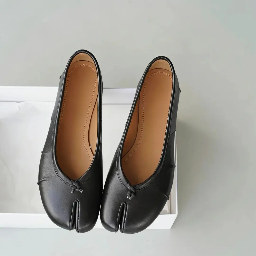 Minimalist Leather Flat Shoes - Trending Style with Exclusive Front Contour, Fine Craftsmanship, Skin-Friendly Lining for All-Day Comfort, Classic Versatile Shape Fits Most Wardrobe Styles (Gentle Outfits, Simple Street Looks)