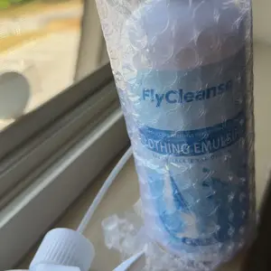 FlyCleanse Clothing emulsifier，Non-Ionic Laundry Pre-Treatment for Vintage Clothes & Thrift Finds - Restores Faded Colors, No Damage​​, sanitizer, fabric conditioner， Spot Stain Eliminator Household, laundry detergent