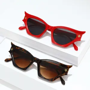 2 pairs of angular cat eye sunglasses, modern retro Y2K summer decorative sunglasses, fashionable street photography party sunglasses