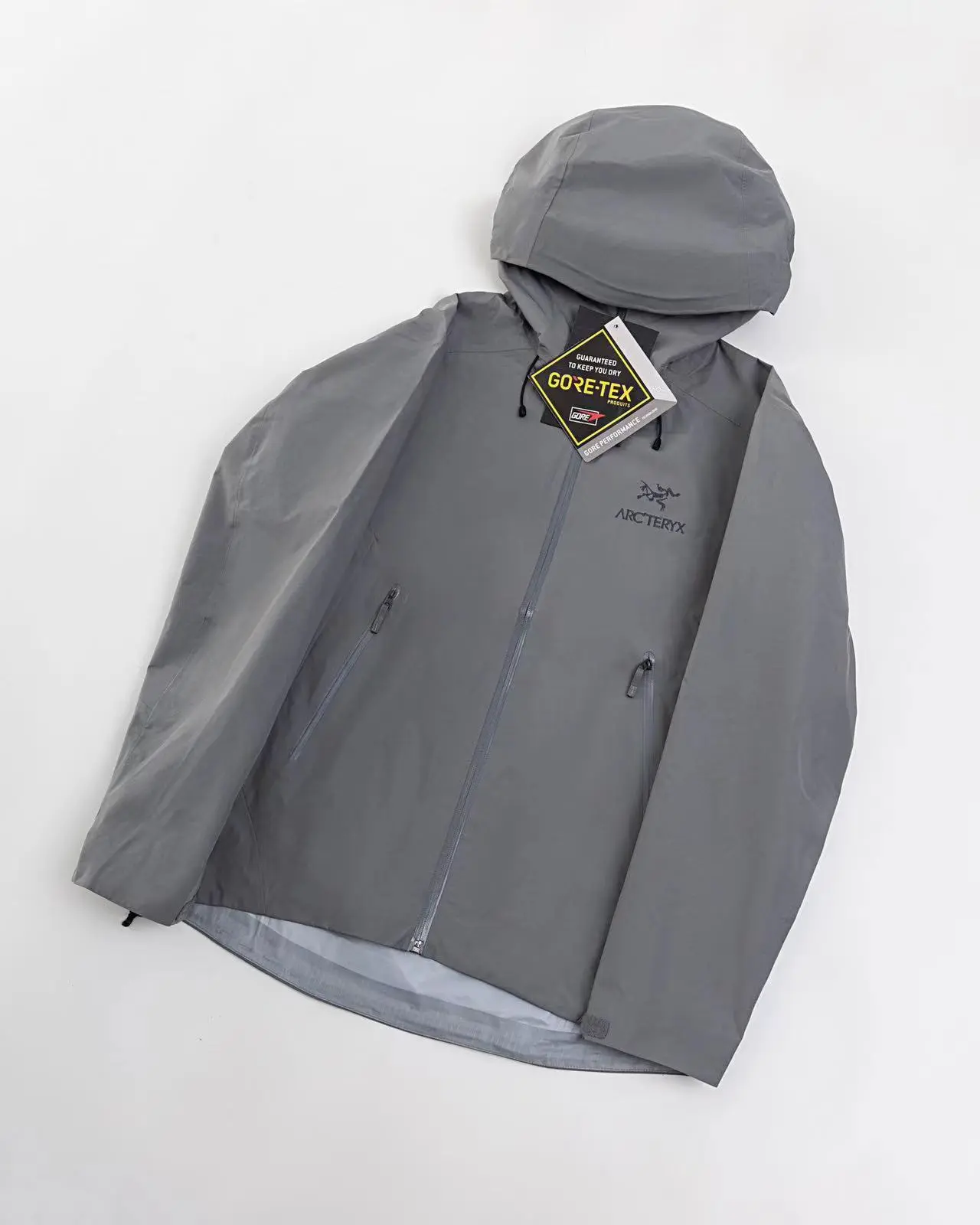 Light Grey Hard Shell Hooded Jacket Water Repellent Outerwear for Mountain Trip