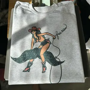 Free mustache rides tee