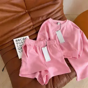 Women's Sporty Fashion Set - A trendy sweatshirt and versatile shorts combination, suitable for both sporty and casual occasions, comfortable and versatile.
