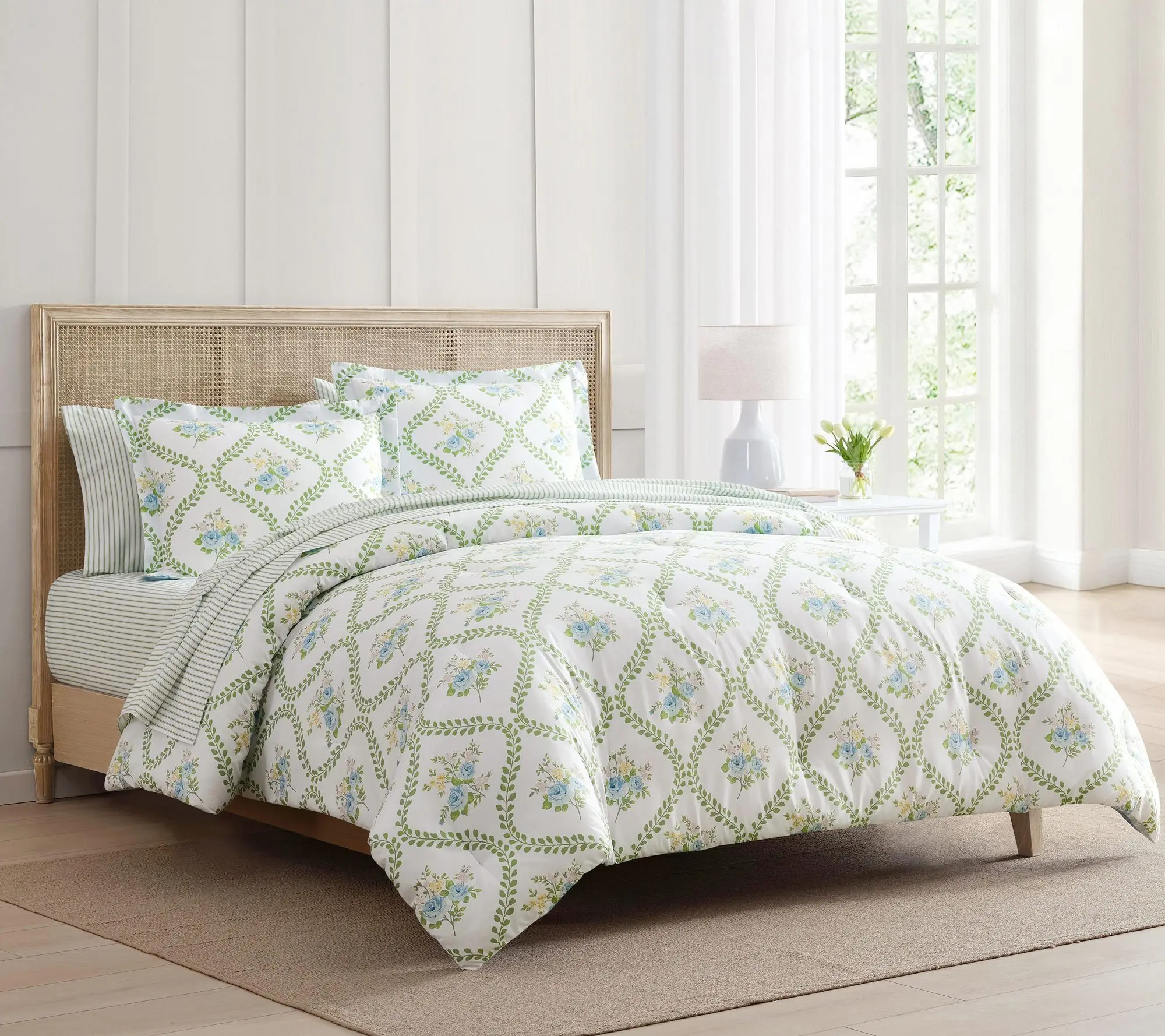 Martha Everyday Lucy Floral Reversible Green Queen Bedding Set