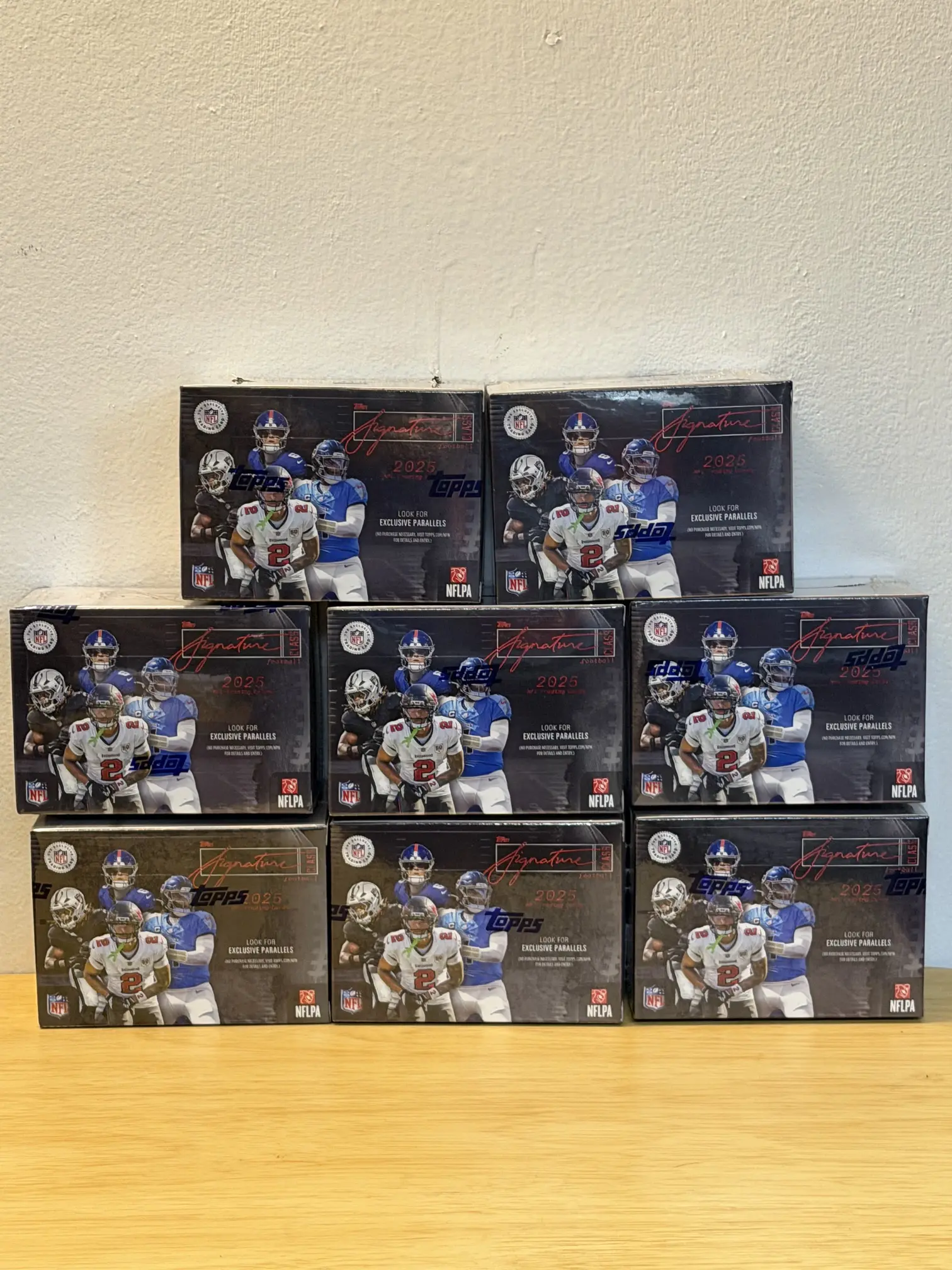 Break #28 **PYT** (8) 2025 Signature class football blaster boxes