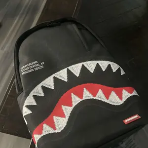 review image 0