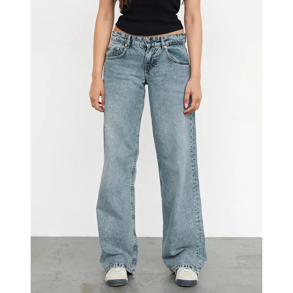 MOTEL Low Rise Parallel Jeans in Vintage Blue Wash