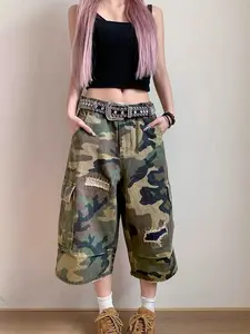 Women's Street Style Camo Work Pants, Camo Print Pants, Casual Fashion Pants, Distressed Wide Leg Five-Quarter Trousers, Cool Graphic Design, Casual Fitted Elastic Waist, Casual Fitted Bottoms