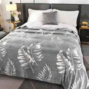 Large Leaves Pattern Blanket Skin-friendly Soft Fluffy Print Throw Blanket Lightweight for Couch Bed Office Camping Travel Cozy Blanket