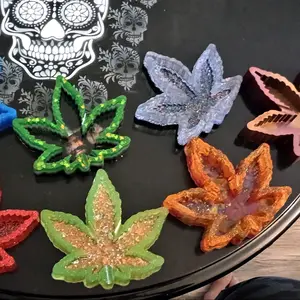 Pot Leaf Ashtray - Lighter Design for Easy Cleanup, Versatile Use in Homes and Gardens