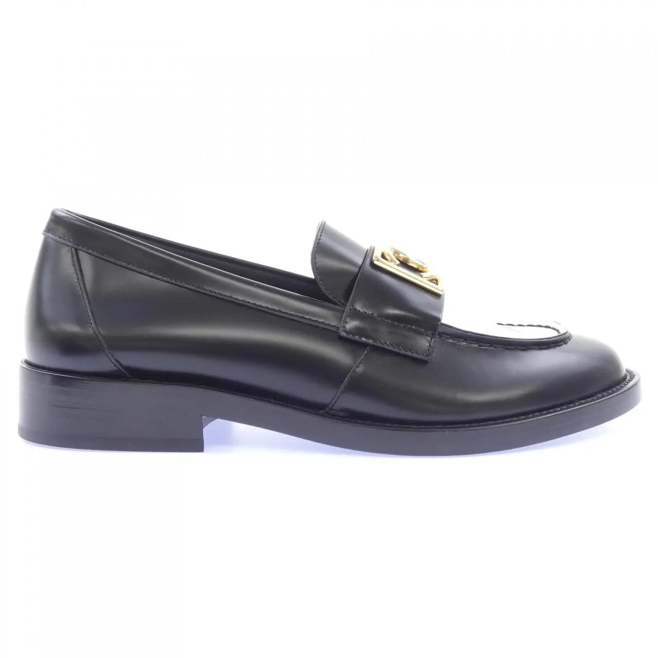 Pre-owned CHANEL Calfskin Small Leather Goods Loafers