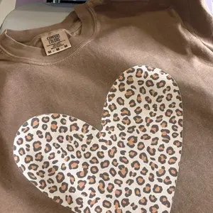 Leopard Heart Tee - Casual Fitted Crew Neck Top with Leopard Heart Design