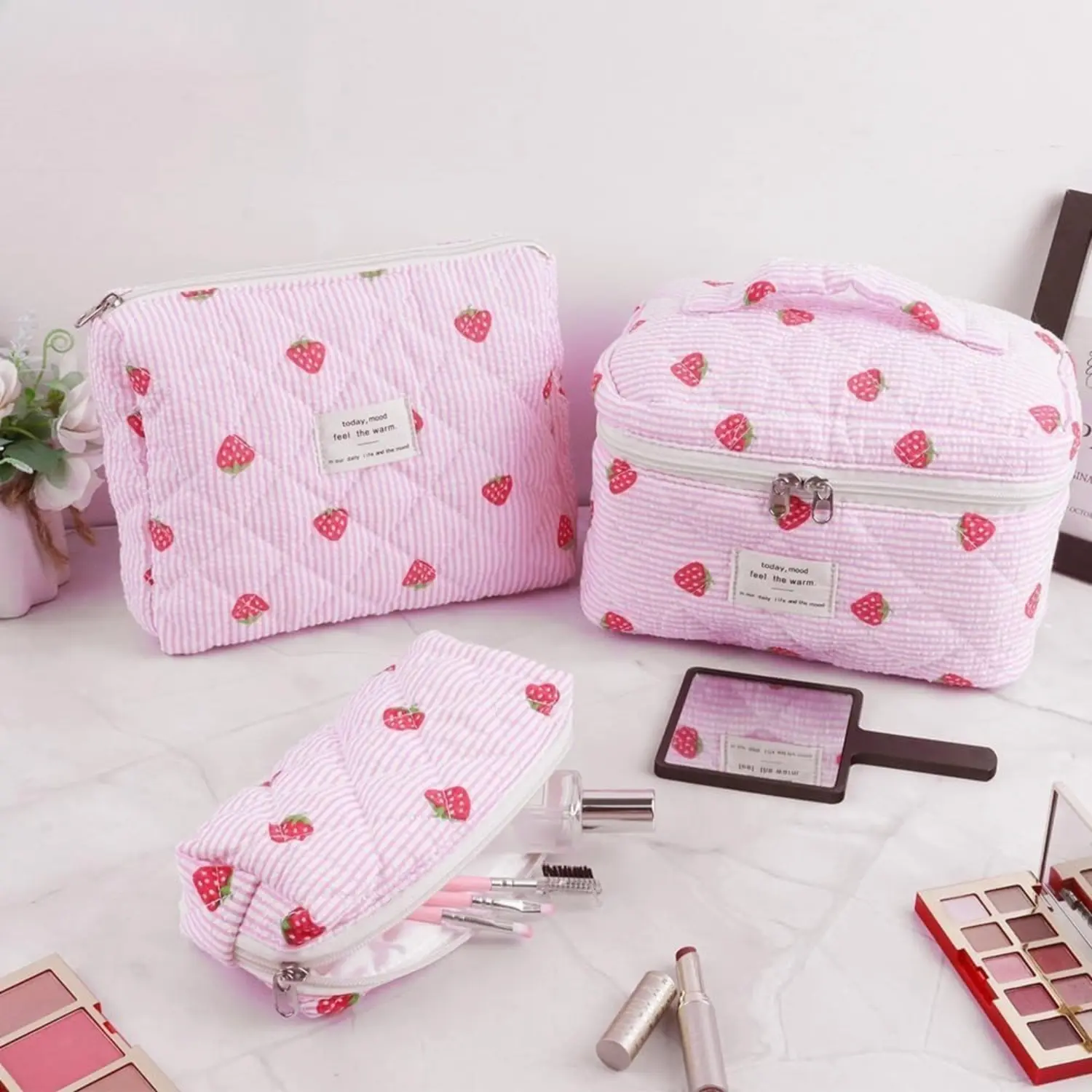 3-Piece Quilted Makeup Bag Set with Cute Strawberry Print - Aesthetic Travel Pouches for Cosmetics & Toiletries for Women Girls, Cutie Make-Up Bags, Strawberry-Themed Make-Up Bags
