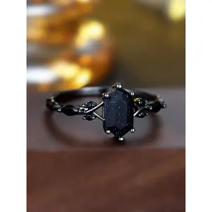 2025Elegant Black Ring, Vintage Crystal Ring with Rhombus Artificial Crystal, Stackable Women's Band Ideal for Birthdays, Anniversaries, Engagements and Daily Wear