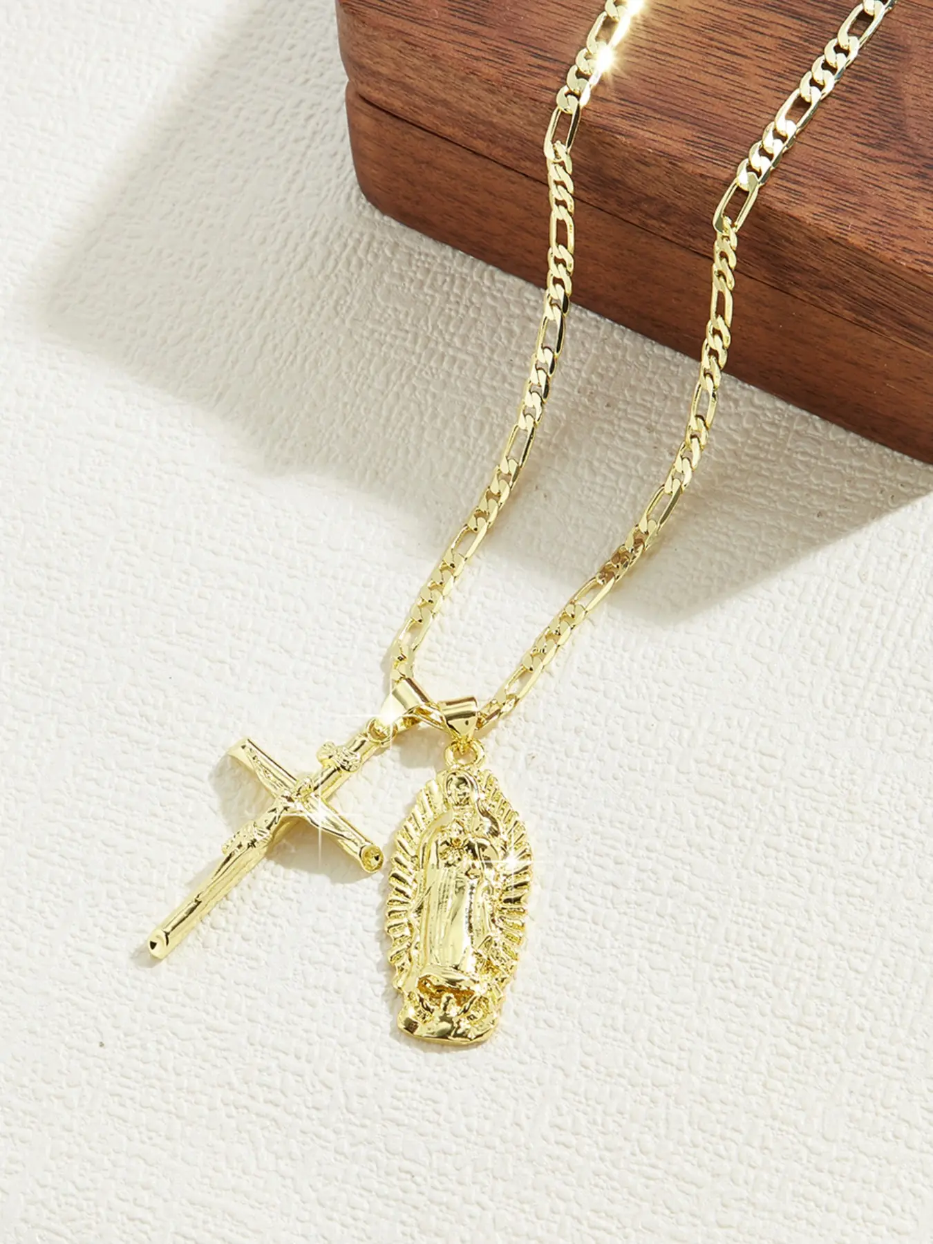 Elegant Virgin Mary Jesus Crucifix Pendant Necklace, Simple Copper Plated 14k Gold Religious Charm Jewelry, 60cm Figaro Chain Daily Wear, Cross Design Pendant, Faith Cross Necklace, Faith Style Necklaces