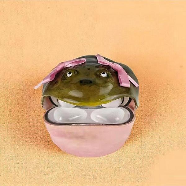 Fun and unique ugly-cute frog handcrafted Apple earbud case, high-end protection cover for AirPods Pro, 2nd, 3rd, and AirPods 4th generation.