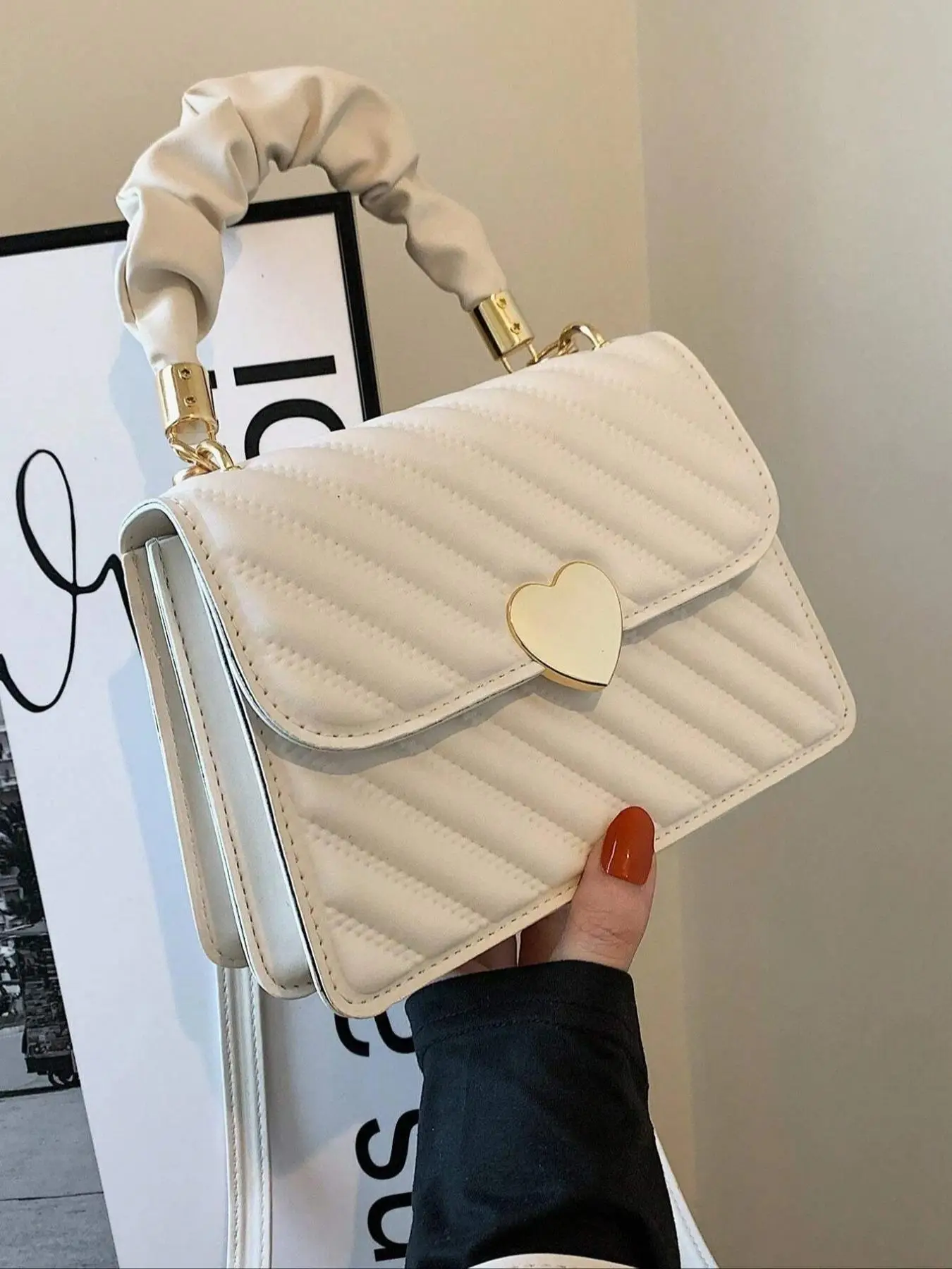 Fashion Simple Ladies Heart Shape Decoration Snap Button Square Shoulder Bag As Summer Outfits 2024, Casual Commuting Versatile Temperament Elegant