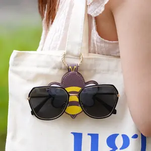 Cute Butterfly Magnetic Hat Clip - PU Leather Anti-Lost Hat Holder, Portable Travel Organizer Clip, Hands-Free Bag Charms for Outdoor & Daily Use