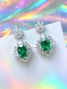 Pair Elegant Women Imitation Emerald Drop Earrings, Oval Cubic Zirconia Paved, Hypoallergenic Cz Earrings, Retro Leaf Design, Hypoallergenic & Fade Resistant, Synthetic Green Gem Earrings, Queen Style Bridal Earrings for Party & Daily Wear
