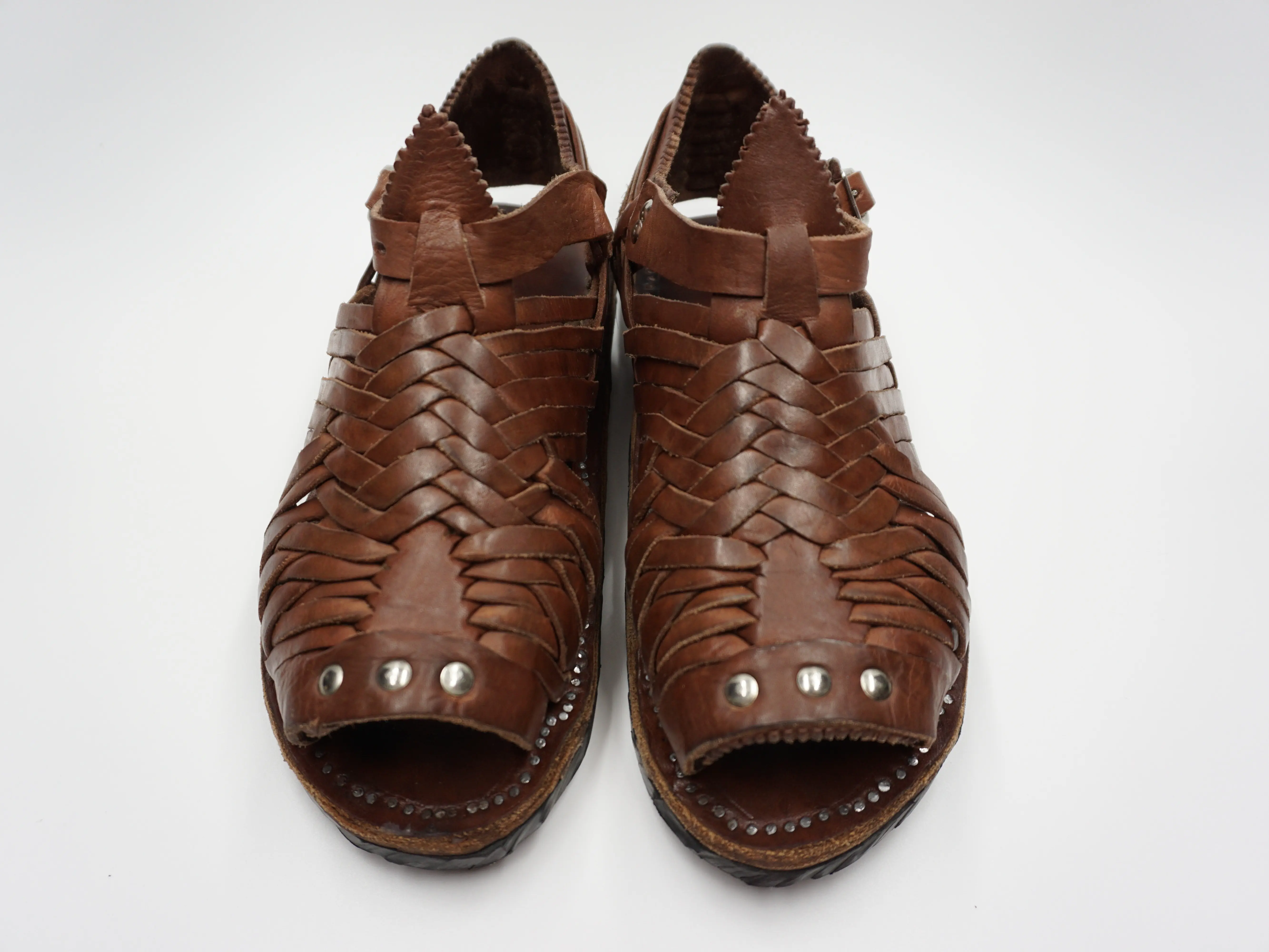 Los Huaraches Originals Authentic Mexican Sandals - Vintage & Retro Styles, Leather Footwear for Comfort and Summer Wear