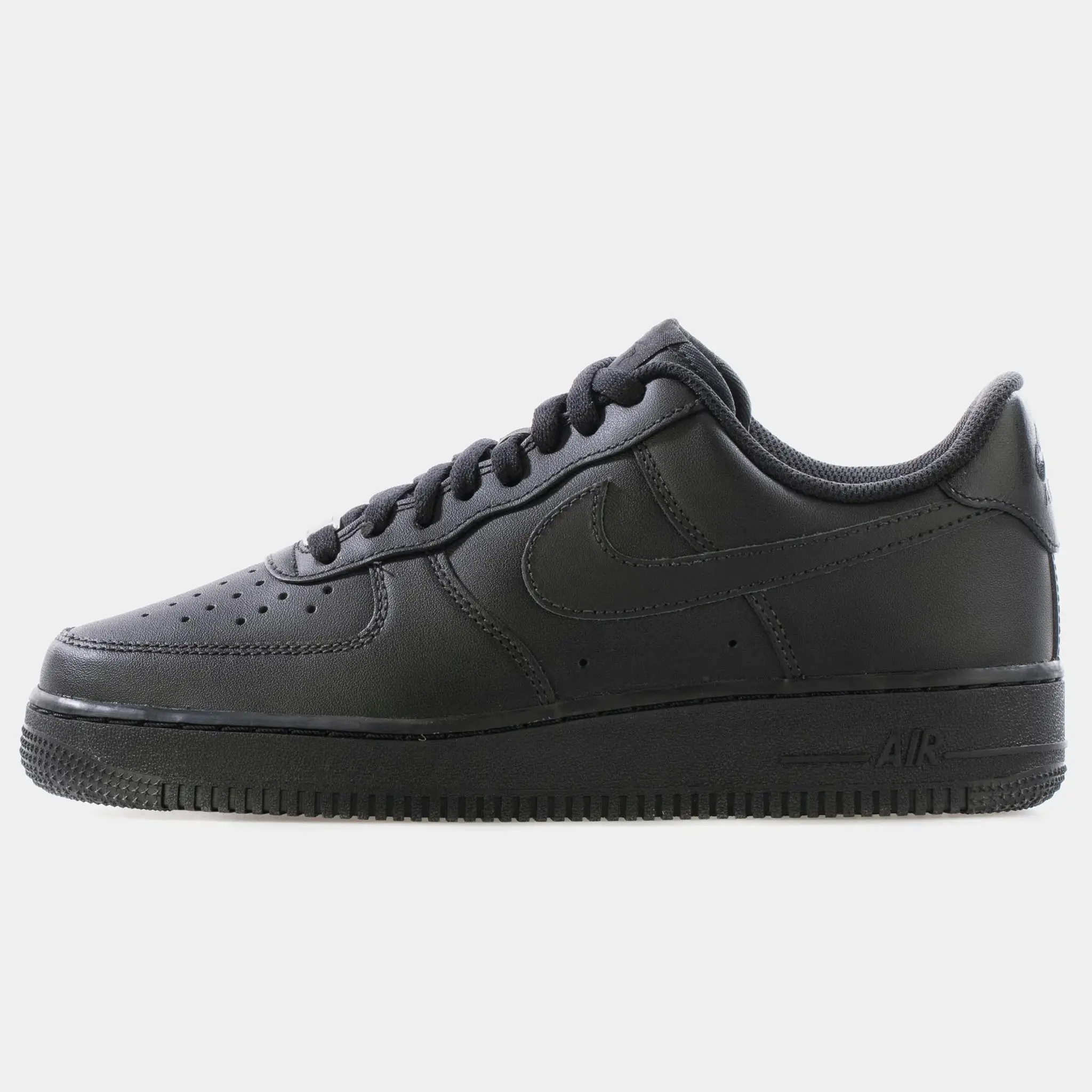 Nike Air Force 1 '07 Black Sneakers, Men's Classic Low Top Casual Shoes, All Black AF1 Streetwear Shoes CW2288-001