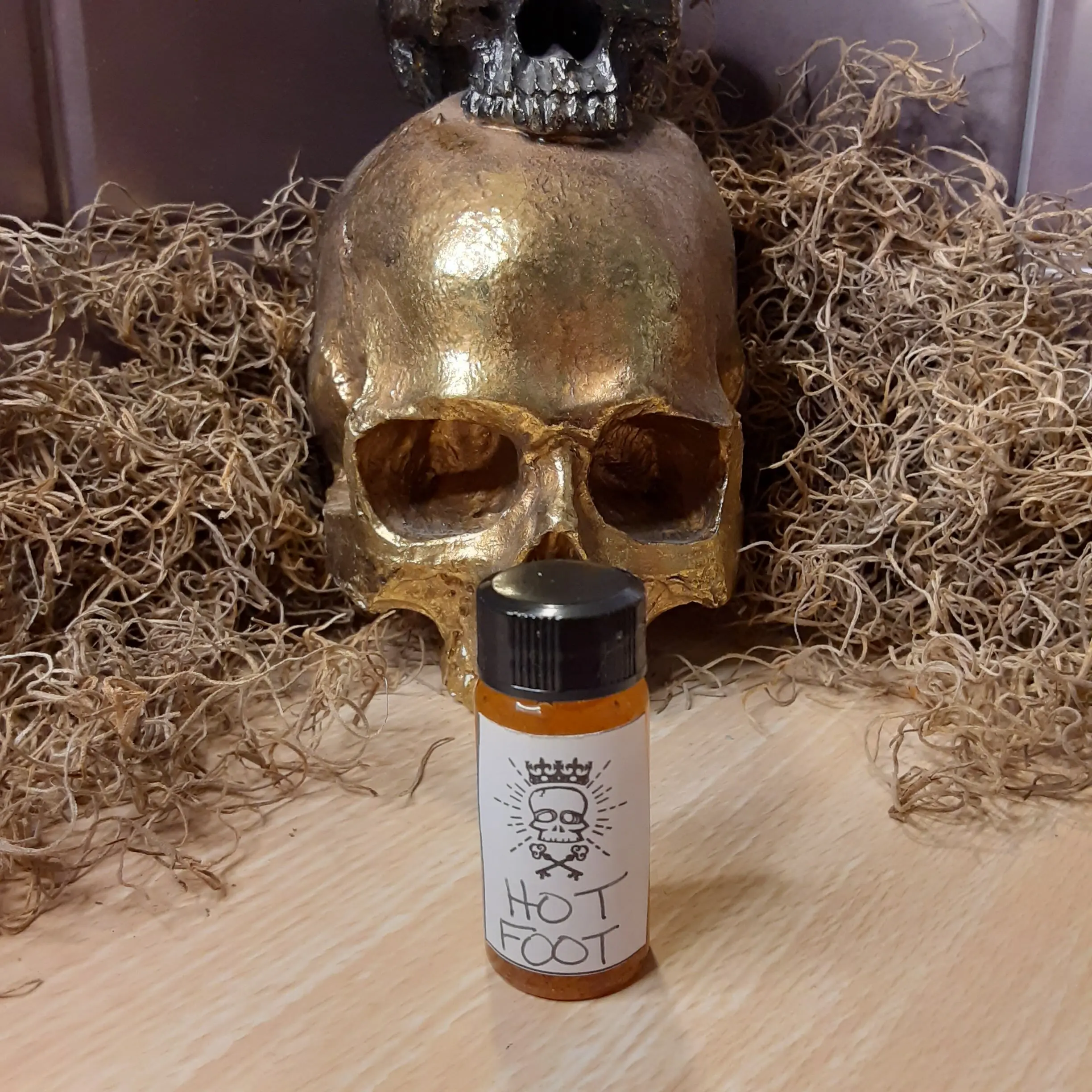 Hot Foot Conjure Intentional Oil - 10ml 0.3oz - Hoodoo, Voodoo, Vodou, Wicca, Santeria, Ritual Oil