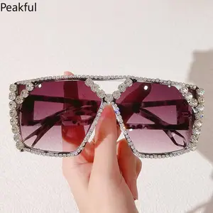 2026 New Fashion Rhinestone Square Sunglasses Women Oversize Diamond Sun Glasses Female Vintage Goggles Ladies Gradient Glasses