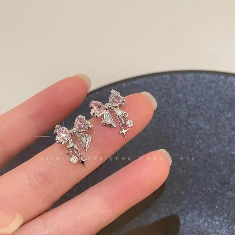 Bow-shaped Cubic Zirconia Stud Earrings for Women Niche Design Fashionable Elegant Trendy Accessories Sparkling Effect