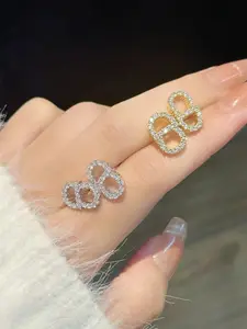 Women's Elegant High-End Earrings, Stud Earrings, Hypoallergenic Stainless Steel, Unique Design Delicate Jewelry, Perfect Gift for Her, Fashion Accessory Suitable for Any Occasion