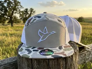 Flying Duck Hunting Trucker Hat 7 Panel Camo Snapback Mesh Back Cap Waterfowl Hunter Hat Outdoor Gift for Men Dad