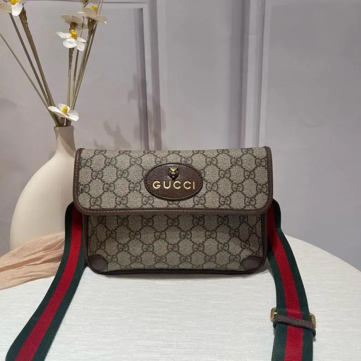 Pre-owned GUCCI Neo Vintage GG Supreme Messenger Bag with Web Strap 476466 ZX196