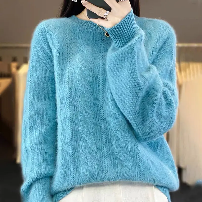 Round neck pullover in lake blue