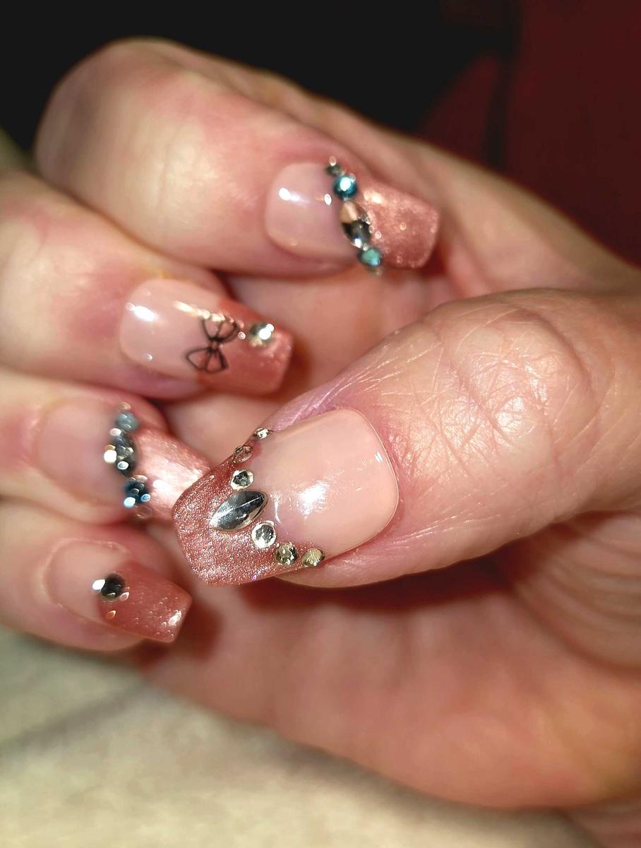 Item: XS, $20 4sets, host:aura