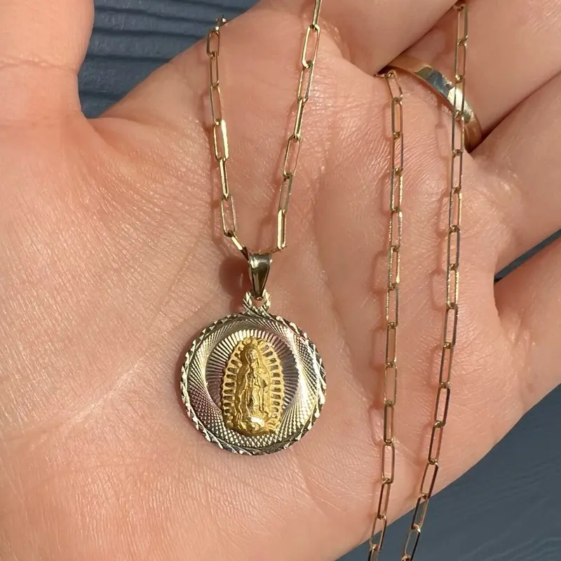 Cadena de oro de 14k paper clip y medalla de la Virgen