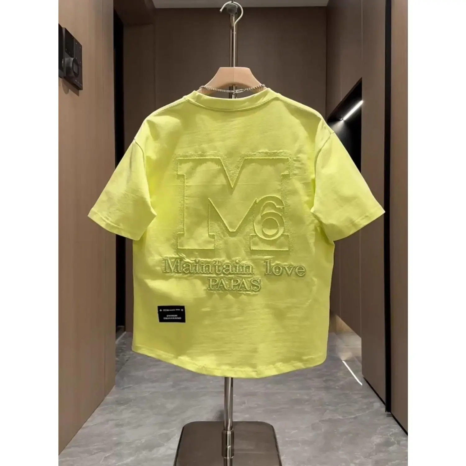 2025 Summer New Menswear Men's Short-Sleeve T-Shirt - Embroidered Detail, Loose Fit, Round Neck, Retro Raccoon Moon Graphic, Funny Tee, Casual Fashion Loose Tail Top, Shortsleeve, Retro Raccoon Print, Embroidery, Loose-Fitting
