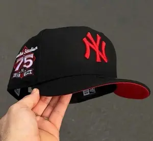 9FORTY New York Yankees 1999 World Series Side Patch Cap – Cream & Black Adjustable Hat with Red NY Logo
