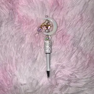 Large White Moon with Dangling Astronaut Beaded Sugar Pen - J [PREMADE]