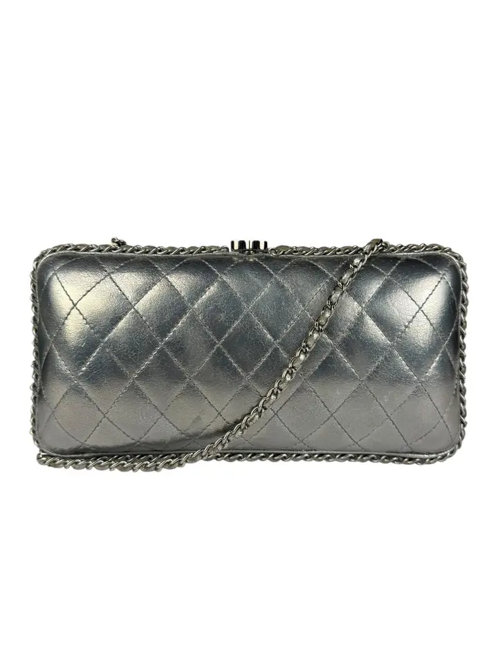 Pre-owned CHANEL Quilted Shoulder Bags Metallic Silver Chain Around Clutch Shoulder Bag 2011