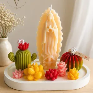 Velas Artesanales Virgen con Flores y Cactus | Decoración Elegante y Regalo Especial