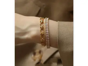 Simple zircon bracelet