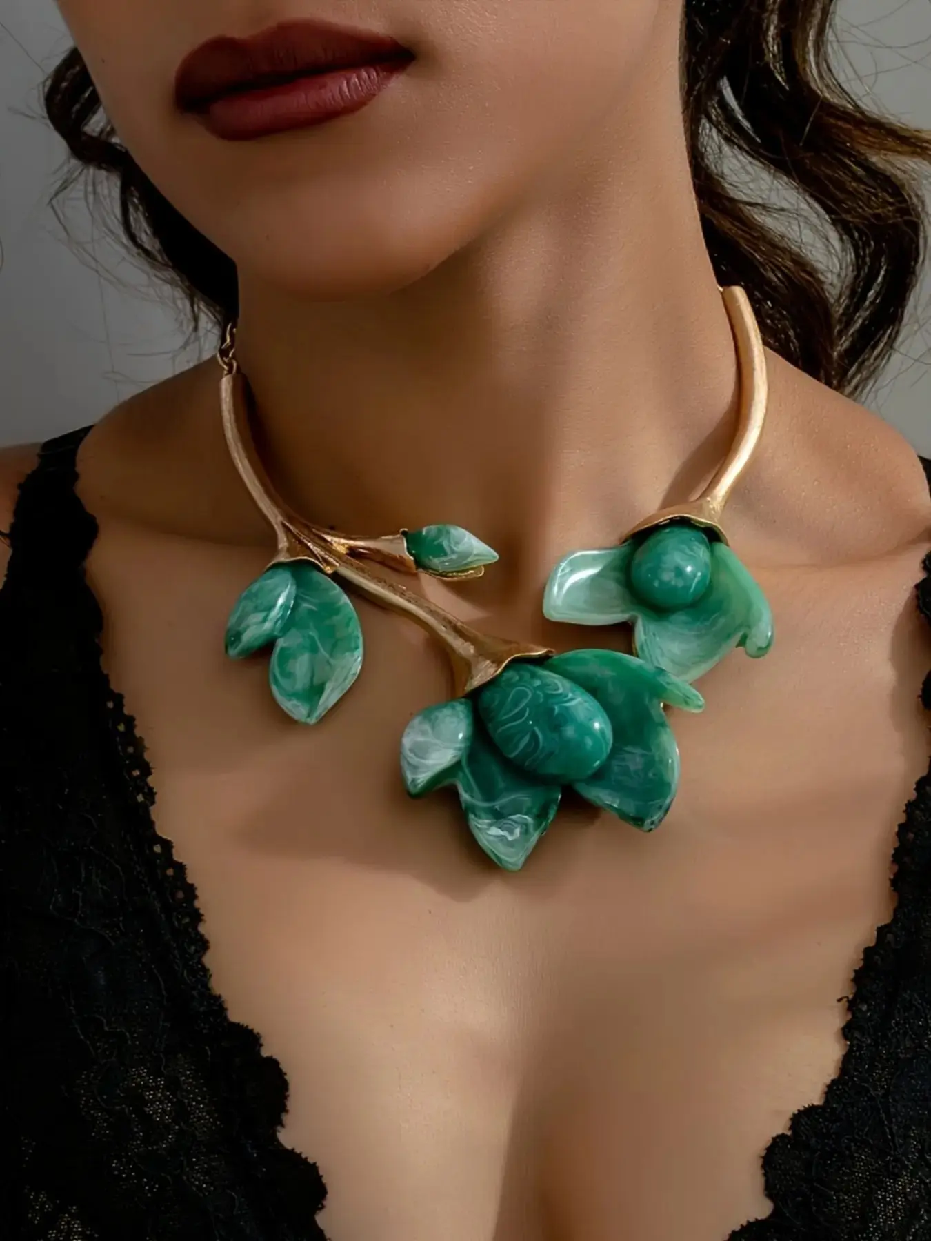 Vintage Bohemian Exaggerated Metal Peony Flower Necklace, Elegant Resin Floral Fashion Jewelry, Unique Statement Accessory, Durable Material, Boho Style, silhouette trendy polished flattering essential