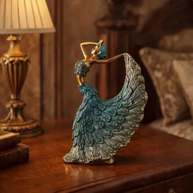 Peacock Dancer Resin Garden Statue, Exquisite Handmade Home Decor, Luxury Gift for Living Room, Outdoor Lawn Ornament