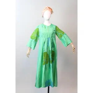 1970s SILK CAFTAN water lily print dress small medium | new spring