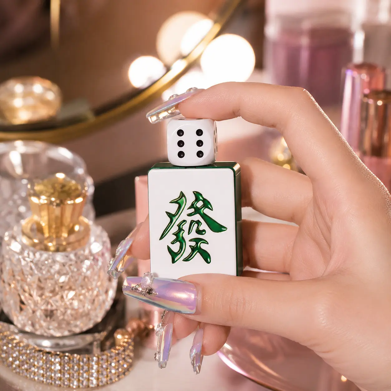 Unique Dice Windproof Lighter, 360° Spin Fidget Design, Adjustable Green Flame Refillable Lighter, Pocket Size Cool Gadget, Birthday Christmas Gift for Adults, Butane Not Included
