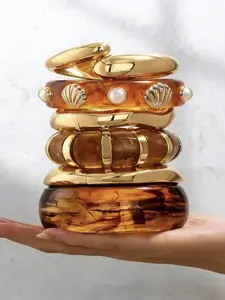 Women's 6-Piece Resin Material Cuff Bangles Bracelets Set, Irregular Shape Oversized Chunky Metal Clasp, Acrylic Bracelets for Daily Wear & Parties, Set of Six