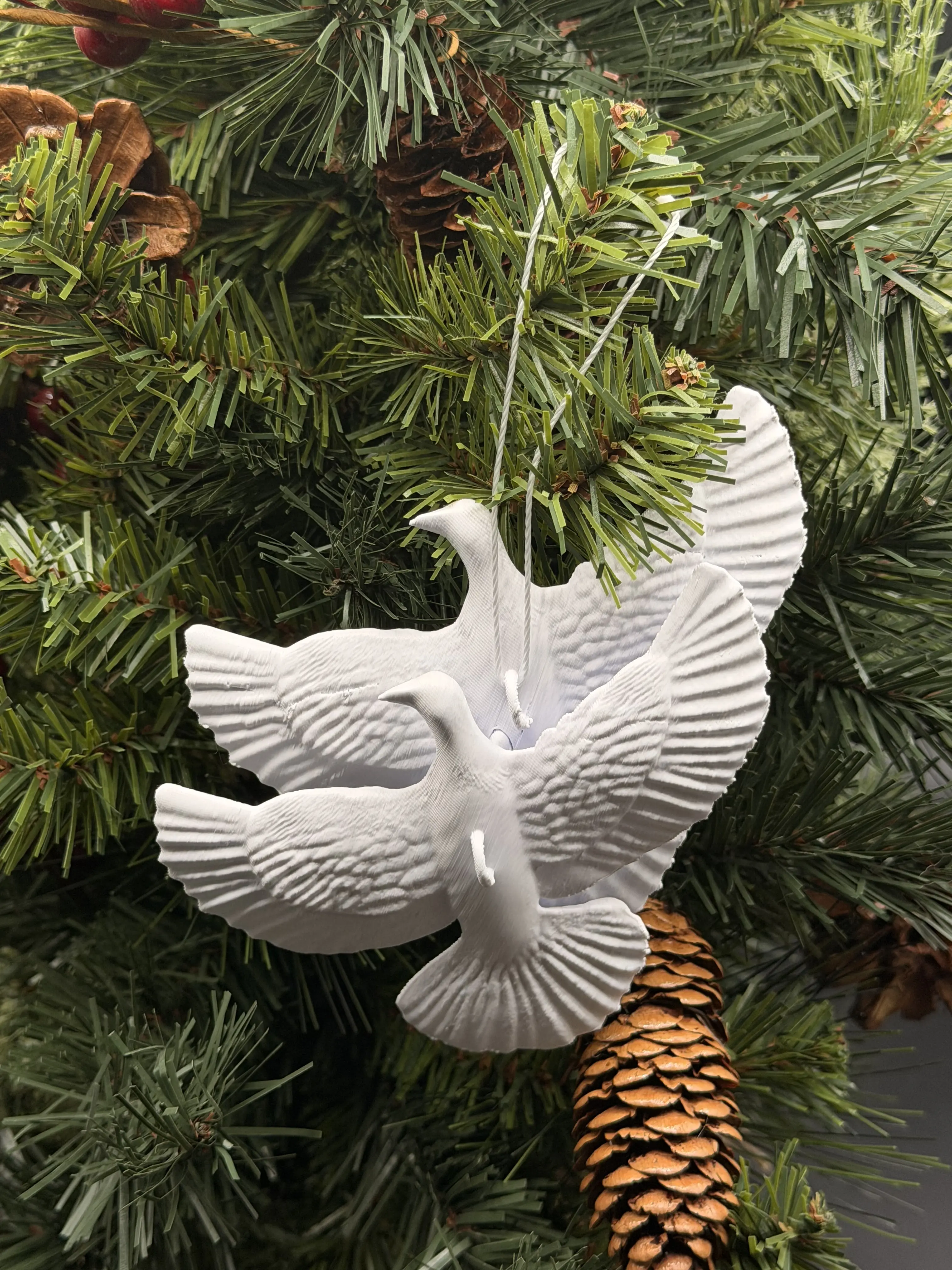 Turtle Dove Ornaments 2-Pack White Peace Birds Christmas Decor Inspired by Classic Holiday Movie Detailed Feather Texture Lightweight 3D-Printed Plastic Perfect Gift for Movie Lovers