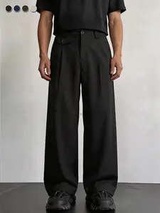 Men’s pleated wide-leg casual dress pants — minimalist clean fit, relaxed mature style, American collegiate vibe, retro casual look; suitable for work and going out; light business style; available in multiple colors.