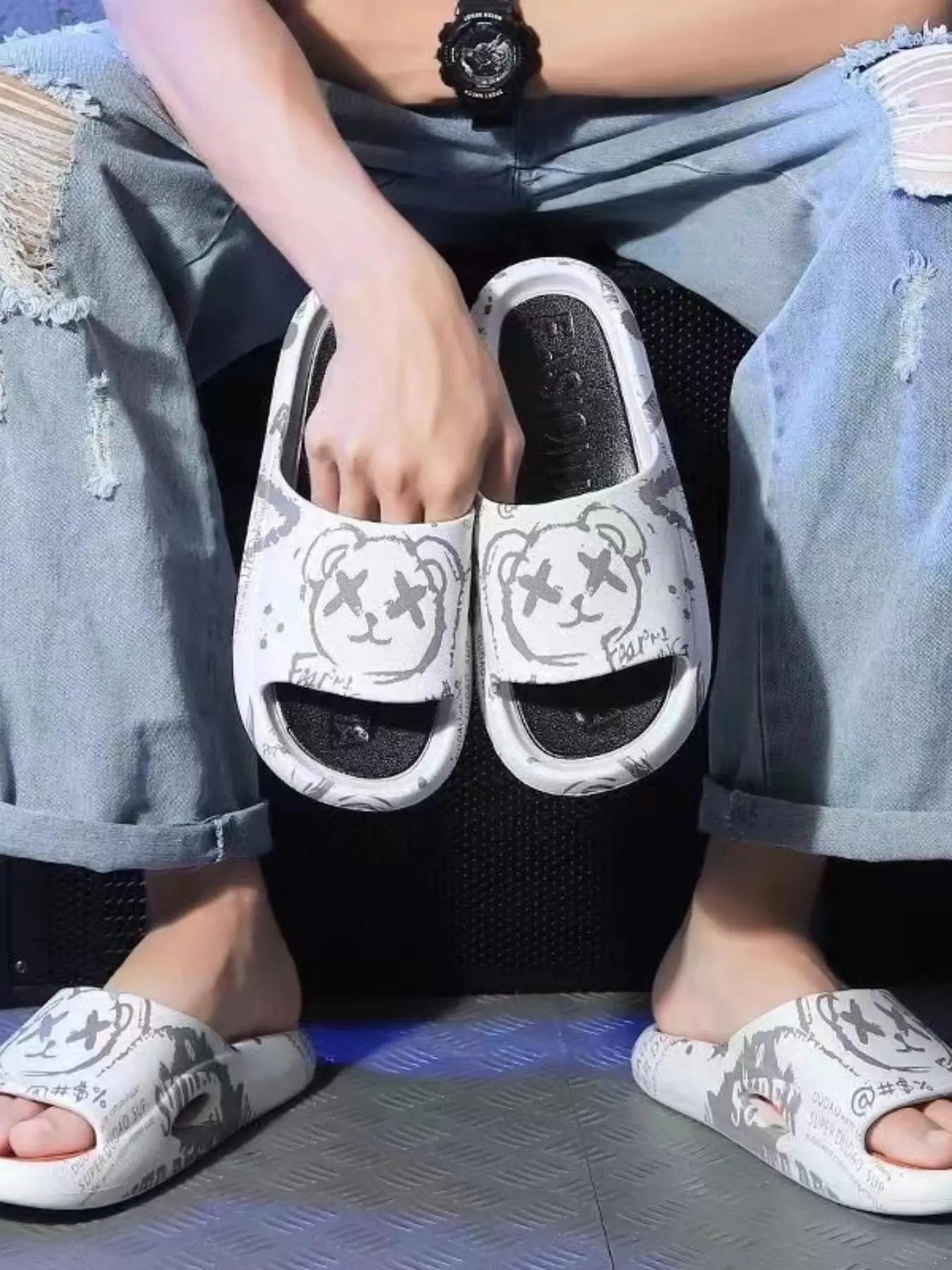 Men's Summer 2024 Fashion Trendy Casual Cartoon Bear PVC Slides, Cozy Soft Indoor Outdoor Slippers, Simple Matching Comfort Non-slip Soft Slippers, Pl