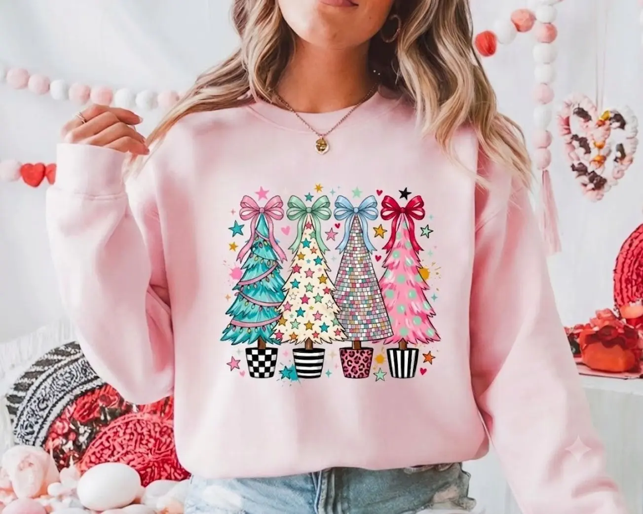 Christmas Tree Sweatshirt for Women, Preppy Coquette Christmas Crewneck, Cute Festive Holiday Sweater, Trendy Bow Tree Jumper, Aesthetic Winter Season Clothes, Merry Xmas Party Outfit, Cozy Holiday Gift for Her, Aesthetic Christmas Clothes