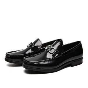 English leather-covered horsebit buckle men's shoes - one-piece slip-on business casual leather shoes, genuine leather glossy style loafers, Mocasin shoes, trendy